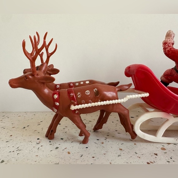 VTG Christmas Santa & Sleigh with‎ Deer Plastic Holiday Decor Made in Hong Kong - Picture 8 of 10